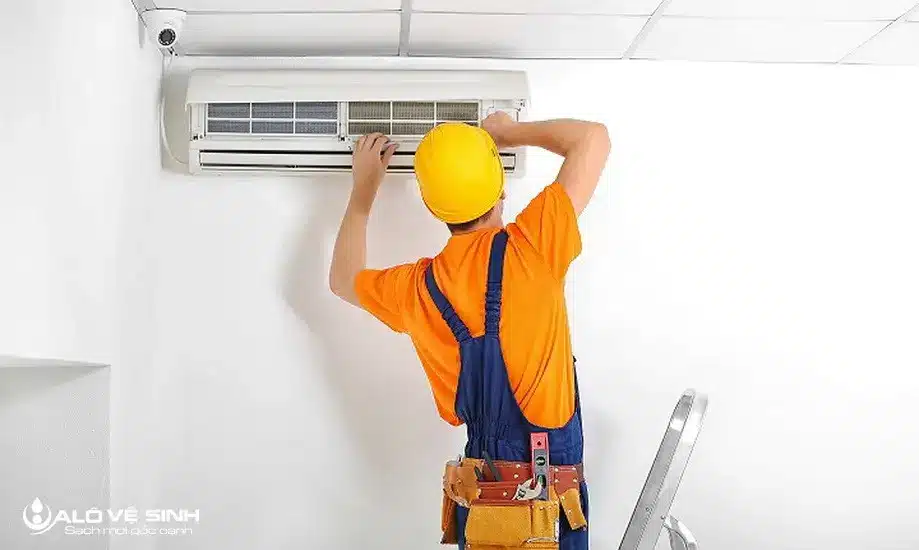 Luôn phục vụ vệ sinh máy lạnh tại nhà chu đáo