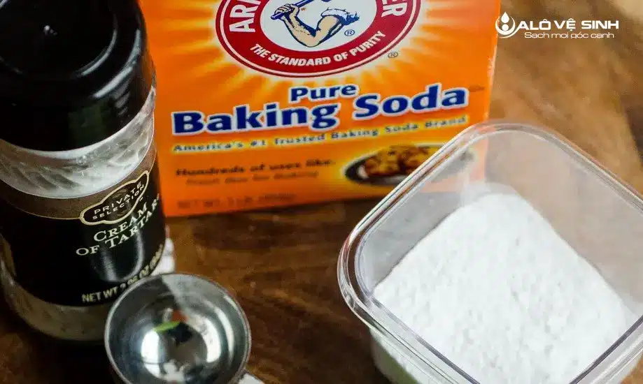 Cách Xử Lý Nệm Bị Mốc Với 3 Hướng Dẫn Dễ Làm Baking Soda (thuốc muối) có tác dụng khử mùi và tẩy mốc nệm mạnh mẽ