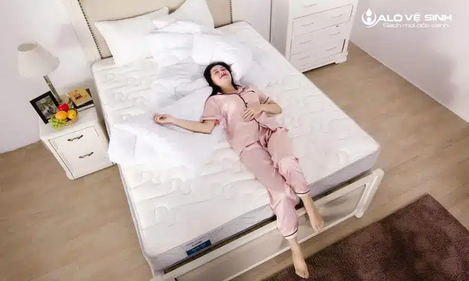 Chọn Nệm 1m8x2m Loại Nào Tốt Nhất Trên Thị Trường? Bảo quản nệm 1m8x2m định kỳ để nệm luôn mới và bền lâu