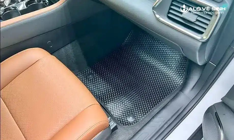 Cách cắt thảm lót sàn ô tô dễ dàng