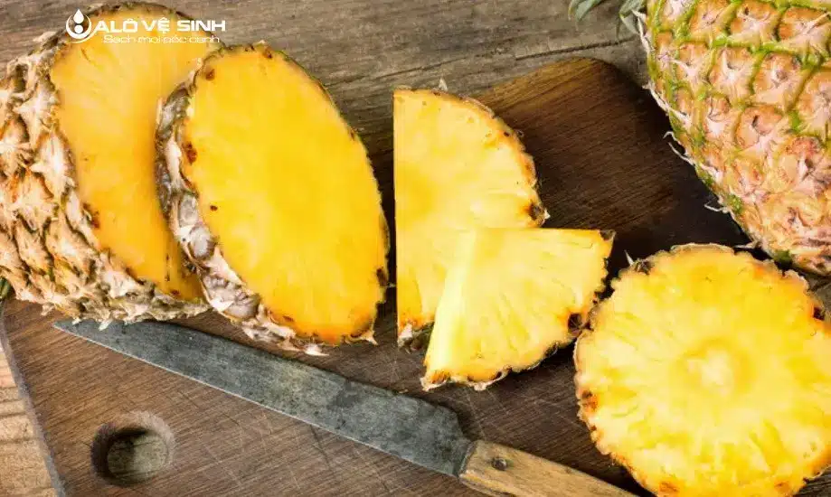 2 Cách Khử Mùi Nôn Mửa Trên Ghế Ô Tô Hiệu Quả Nhất Cách khử mùi nôn mửa trên ghế ô tô bằng dứa tươi