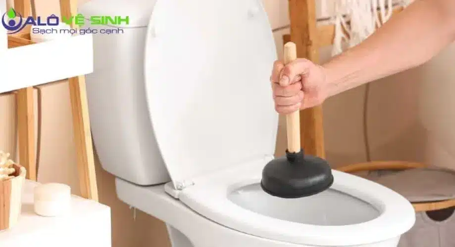 Coca Cola thông tắc bồn cầu nhanh chóng bất ngờ