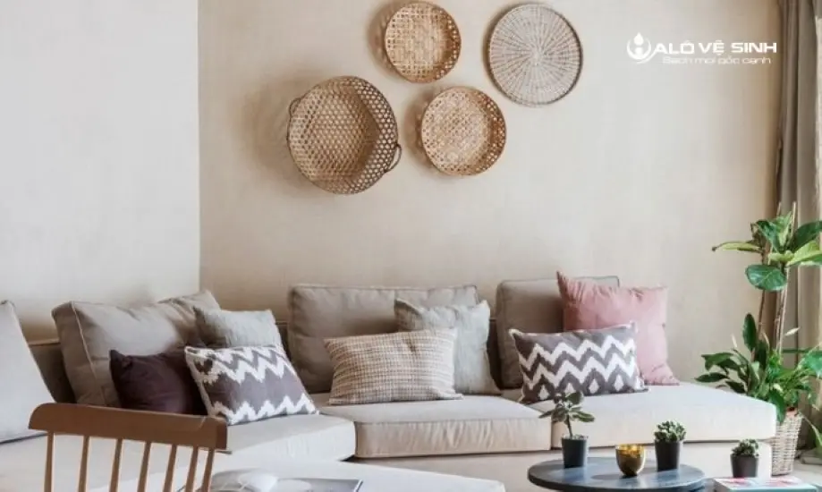 Hãy chọn cho mình một bức tranh treo tường mà bạn “vừa bụng” để trang trí nhé.