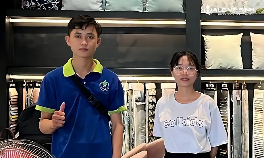 Nhân viên Alo Vệ Sinh cam kết bảo hành tốt nhất với khách hàng