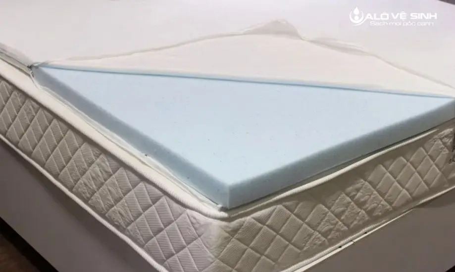 Đệm topper foam mỏng, nhẹ và có tuổi thọ cao