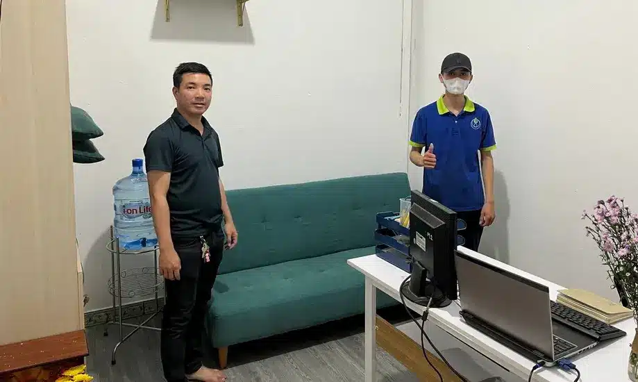 Giặt Sofa Tại Nhà - 30 Phút Có Mặt & Giá Tốt TPHCM Nhân viên Alo Vệ Sinh giặt sofa tại nhà anh Thanh, Quận Phú Nhuận.