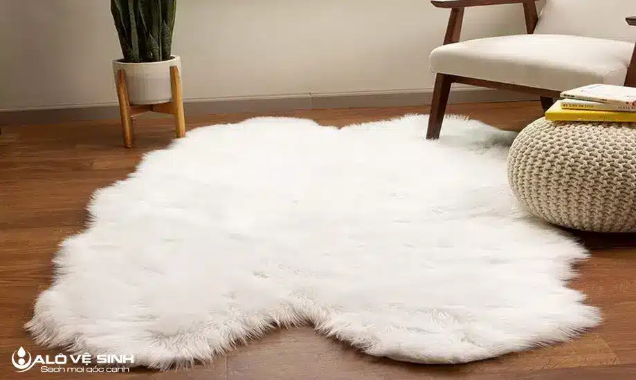 Cách Giặt Thảm Lông Cừu Siêu Đơn Giản Tại Nhà Giặt thảm lông cừu để bảo quản thảm bền đẹp dài lâu