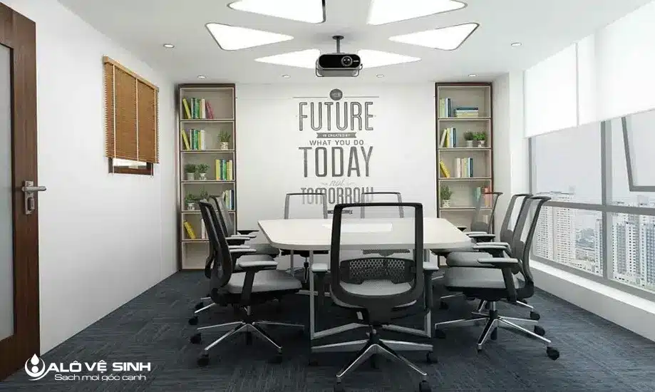 Gỡ tóc ra khỏi ghế văn phòng định kỳ giúp văn phòng sạch sẽ hơn