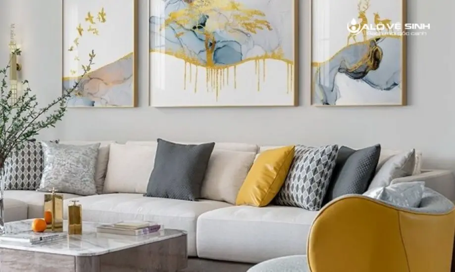 Bạn có thể thi công chiếc vách bằng các loại chất liệu giả đá hoặc gạch men bóng.