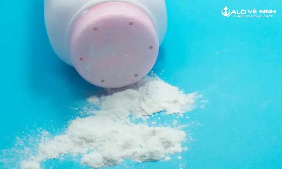 Có thể dùng phấn rôm để khắc chế mùi hôi của nệm cao su