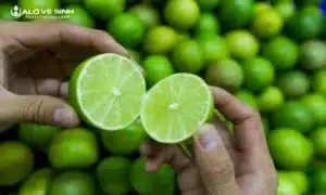 Làm sạch các vết cháy khét bằng chanh tươi