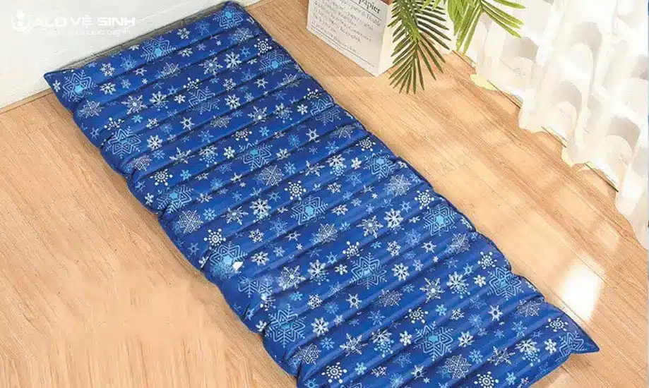 Bố mẹ hãy kiểm tra kỹ lưỡng để lựa chọn có nên cho trẻ sơ sinh nằm nệm nước