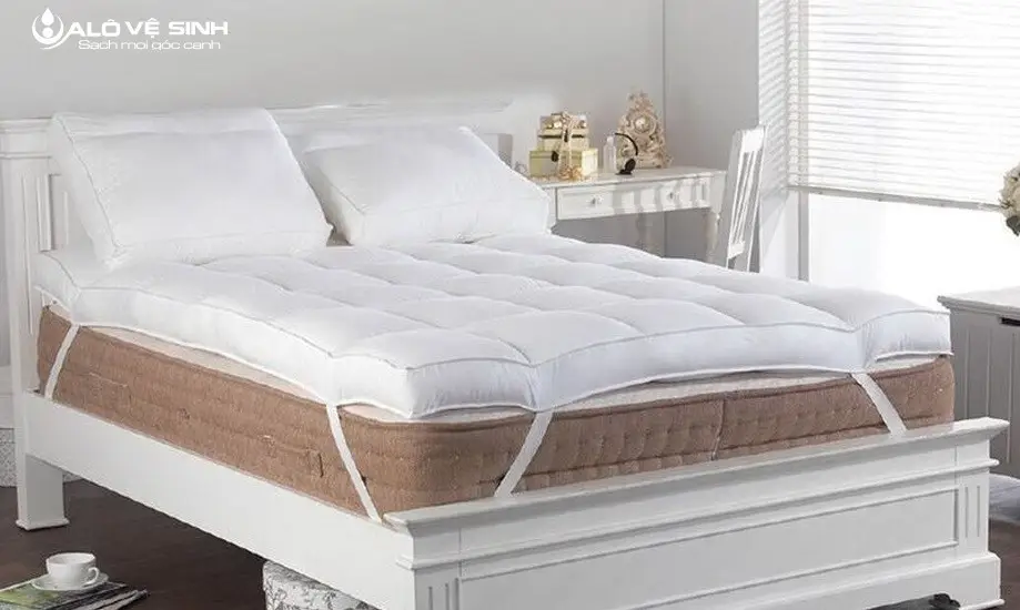 Nệm Lông Vũ Là Gì? Ưu Điểm Và Cấu Tạo Của Nệm Lông Vũ Nệm lông vũ được thiết kế tinh tế, trang nhã tạo không gian sạch đẹp cho phòng ngủ