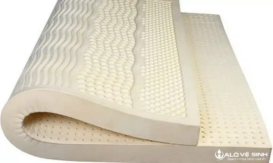 Nên mua nệm cao su 5cm hay 10cm tùy vào người tiêu dùng ưa thích lựa chọn
