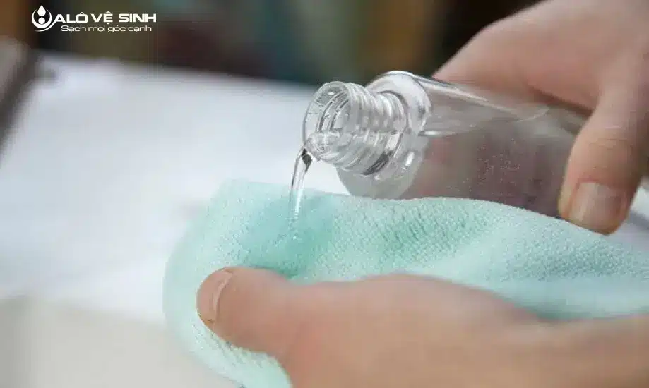 Một số thắc mắc thường gặp khi tẩy sơn móng tay trên thảm