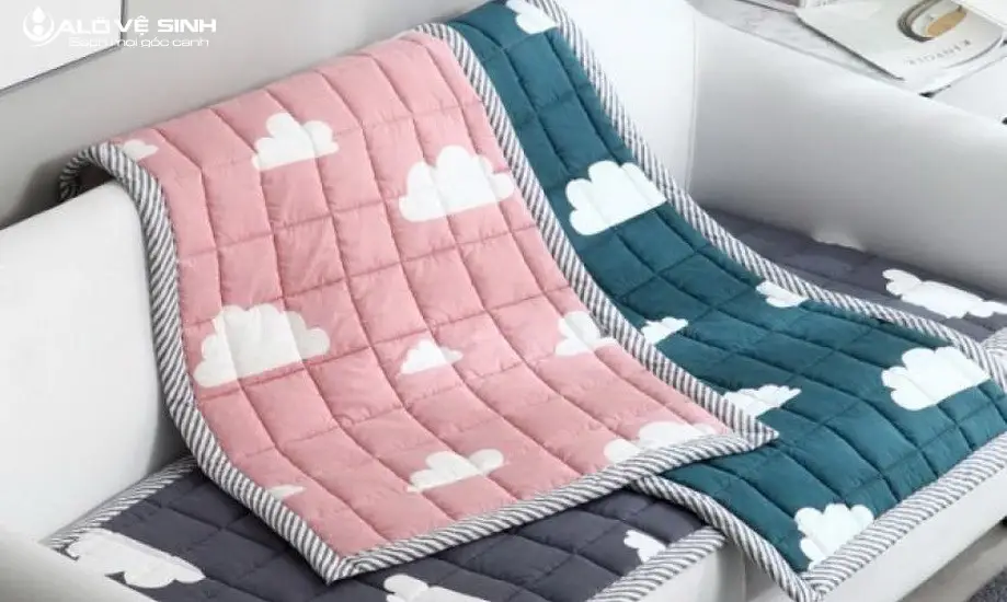 Những Mẫu Thảm Lót Sofa Đẹp Và Sang Trọng Cho Căn Phòng Của Bạn Thảm lót sofa tạo cảm giác thoải mái, ấm áp không gian sống