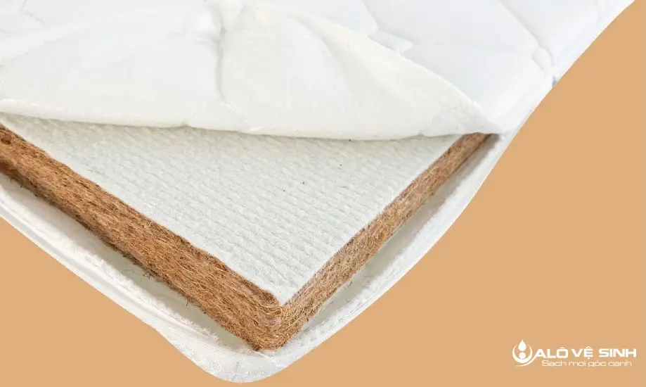 Ưu điểm nệm xơ dừa nằm ở tính năng chống ẩm, chống mối mọt, giúp tăng tuổi thọ sản phẩm.