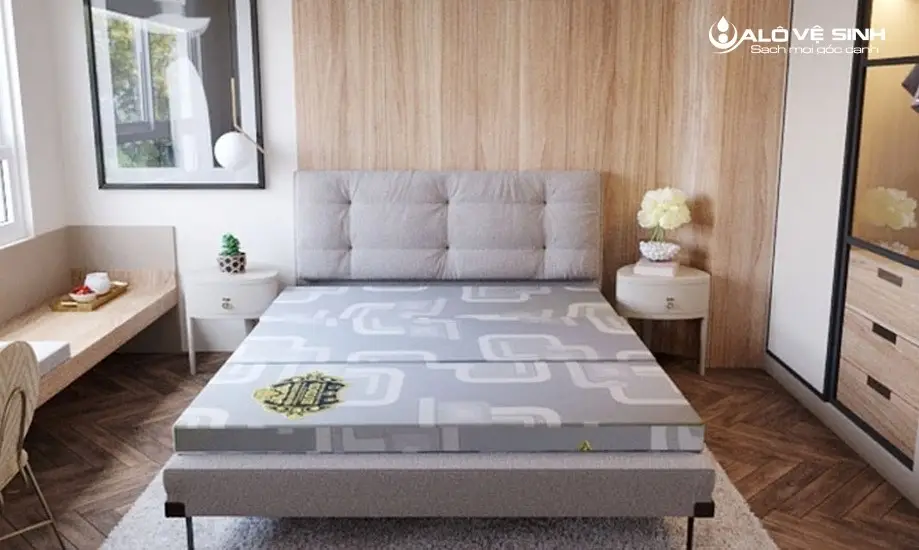 Vệ sinh nệm sơ dừa khi làm đổ dung môi hoặc chất lỏng để tránh ẩm mốc