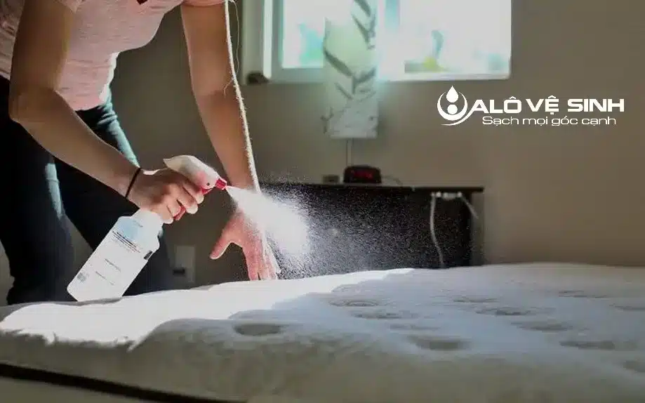 Hướng dẫn xử lý mùi khai trên nệm bằng cồn 90 độ