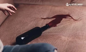 Lưu ý khi làm sạch vết rượu trên nệm