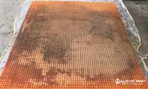 Nệm cao su bị đen do không vệ sinh thường xuyên