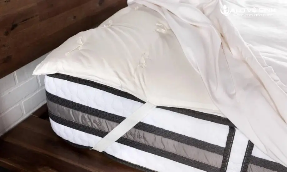 Hướng Dẫn Cách Vệ Sinh Nệm Topper Tại Nhà Nhanh Và Tiết Kiệm Nhất Vệ sinh nệm topper định kỳ giúp đảm bảo sức khỏe và kéo dài tuổi thọ của nệm