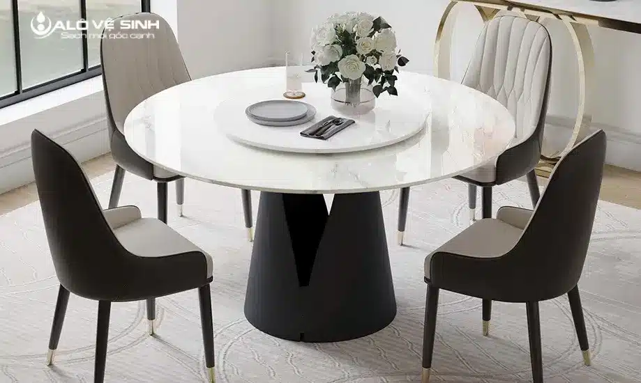 Bảo dưỡng định kỳ ghế ăn Louis