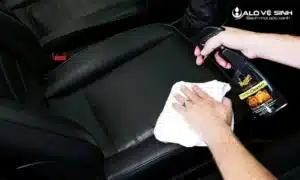 Chai xịt vệ sinh ghế da xe hơi