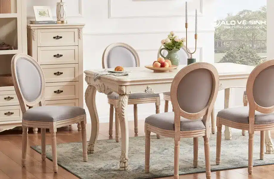 Ghế ăn Louis tựa lưng hình Oval