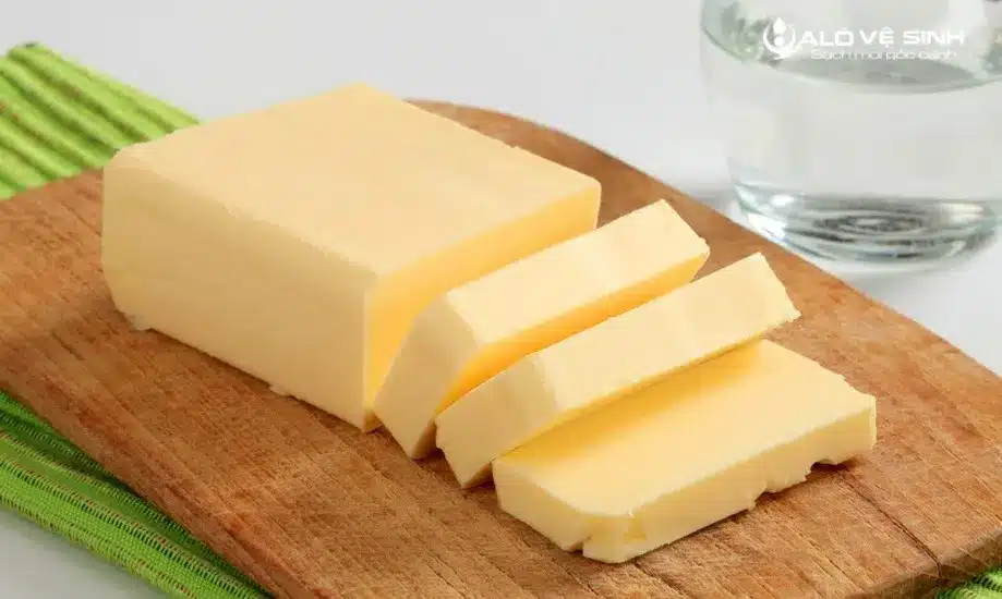 Làm sạch vết mực bút bi bằng bơ