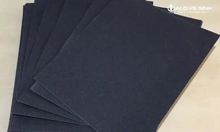 Mẹo tẩy vết mực bút bi với giấy nhám